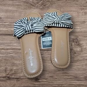 West Loop Women's Sandals Slides Cushioned Insoles Criss Cross Bow Size S 5/6